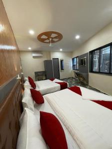 Glitz Hotels Golden Sands - Nr Asalpha Metro Station