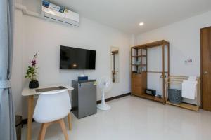 Wow Academy & Stay Soi Tai-Aed 2A