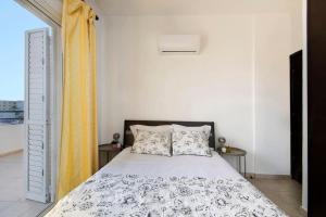 City Center Top Floor Big Balcony 2BR Close to the Beach