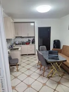 Beqa Hous - 提斯基斯迪里