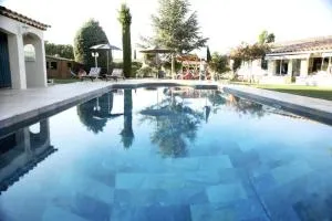 VILLA SAINTE BAUME Piscine Jacuzzi tout confort - 南莱潘