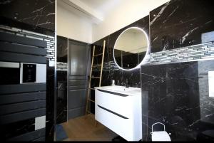 Villas VILLA SAINTE BAUME Piscine Jacuzzi tout confort : photos des chambres