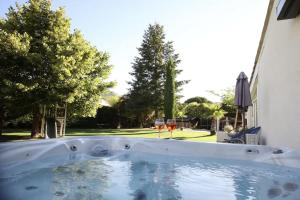 Villas VILLA SAINTE BAUME Piscine Jacuzzi tout confort : photos des chambres