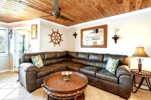 Captains Quarters 3 Comm Pools Pet Friendly