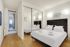 Pick A Flats Apartment in Saint Germain - Rue Vaneau