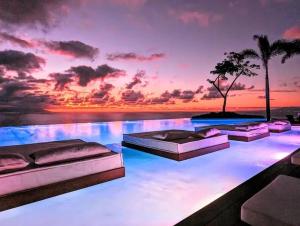 Luxe 5 star - BEST Views of PV-Banderas Bay from Rooftop Infinity Pool