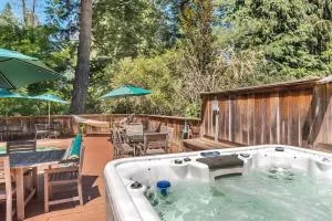 Lovely Tudor Home With Pool & Spa Near Russian River - جيرنفيل