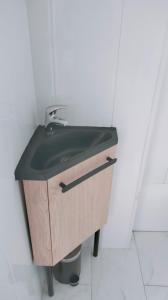 Appartements Appartement meuble neuf, pres de Paris et Beauvais : Appartement 1 Chambre avec Jardin