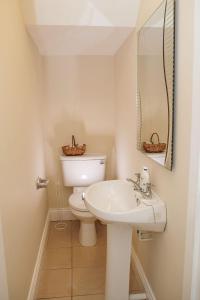 Spacious 4 Bedroom & 4 Bathrooms