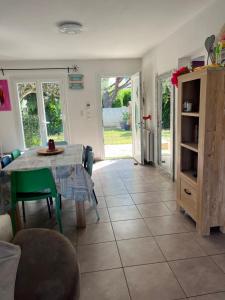 Piscine Cosy, 3 chambres, 3 SdB, havre de paix à 10 min des plages