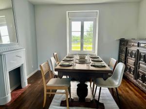 Maisons de vacances Maison de charme avec vue mer et jardin : photos des chambres