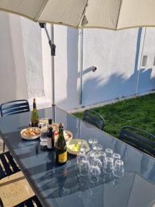 Maisons de vacances Maison de charme avec vue mer et jardin : photos des chambres