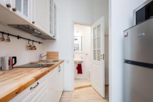 Cozy 1-bedr in the centre near Old Town with private parking