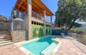 Stunning Home In Arezzo With Kitchen