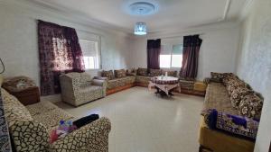 Évasion Ensoleillée Familiale à Ryad Sofia Près de la Plage, Martil