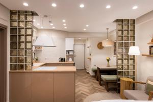 Studio Flat 21 at Evangelismos Metro STN