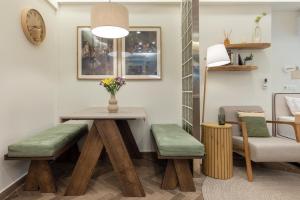 Studio Flat 21 at Evangelismos Metro STN