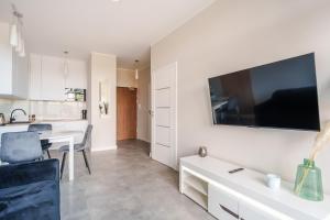 Apartament Messa White I z Basenem Letnim by HolidaySun