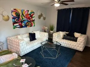 3 bed 3 bath home Dtown Gainesville - 奥克伍德