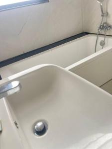 Modern 2-Bedroom Apartment Overlooking City Centre