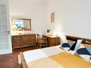 Old Town Heart XVI - Tamka