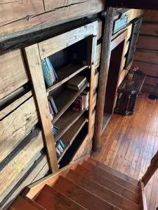 Rustic Beaverfoot Lodge Room N6 - Parson