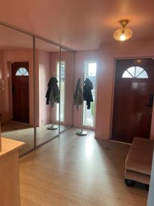 Apartment with 4 bedrooms, available for ONS
