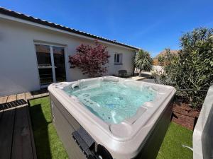 Spa, Climatisation, Piscine chauffée, Pétanque et Calme au Bassin dArcachon