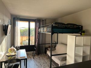 LE SPOT StudioHotel "Les pieds dans le Sable "