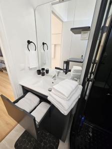 Séjour cosy avec parking privé dans la cour de la maison