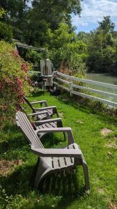 Maisons de vacances French Cottage prive calme en bord de riviere : photos des chambres