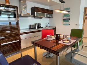 Beachside 2-Zimmer-Wohnung mit Meerblick