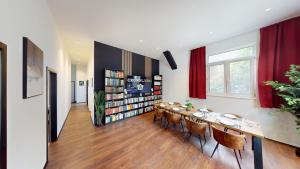 CROWN LIVING Design Loft, Küche, Bibliothek, Gartensitzplatz - 3hvězdičkové hotely ve městě Lustenau