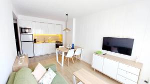 Primera Línea con Vistas al Mar y Piscina