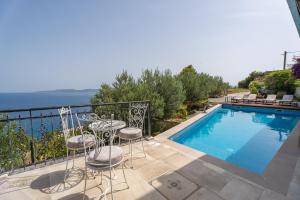 Villa Porto Mimice, 40sqm Heated Private Pool, 4 bedrooms, Sauna, Gym, Billiard