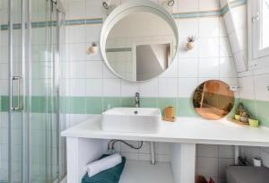 In front of Sacré Cœur - 2 Bedrooms in last floor