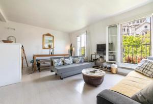 In front of Sacré Cœur - 2 Bedrooms in last floor