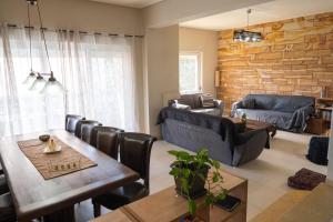 Angela quiet, modern house - 3hvězdičkové hotely ve městě Kalamata