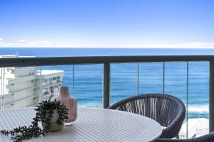 Prime Views from 4 Bedroom NEWLY RENOVATED Ocean Unit at Sun City - Q Stay