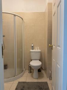 Room with Private bathroom close to Cork city