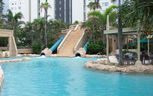 Prime Views from 4 Bedroom NEWLY RENOVATED Ocean Unit at Sun City - Q Stay