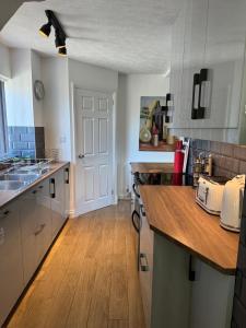 stylish gym Jacuzzi fast WIFI PS5 parking 2 spaces