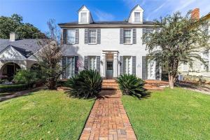 The Montgomery Manor - 5 Bedroom 4 Bath with Pool and Garage - Ubytování bez kategorie ve městě Montgomery