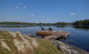 Cozy Lakeside Cottage - McDougall