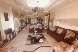 Be my guest Apt Gleem Bay