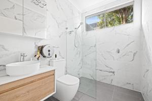 Elegant Double Room at Botany - Mins to Airport - Shared Bathroom