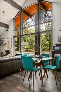 Modern Cabin Near Lakes with Forest Views - Running Springs