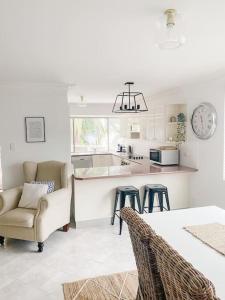 Exhale Terrigal, Stylish & Spacious, 150M to beach