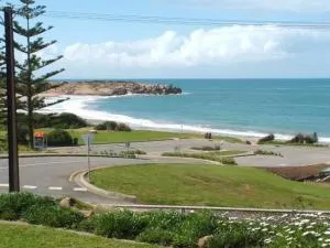 The Dolphins 2 2-10 Strangways Tce Port Elliot - No Linen Included - Port Elliot