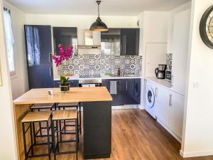 T3 Moderne avec balcon terrasse et parking gratuit